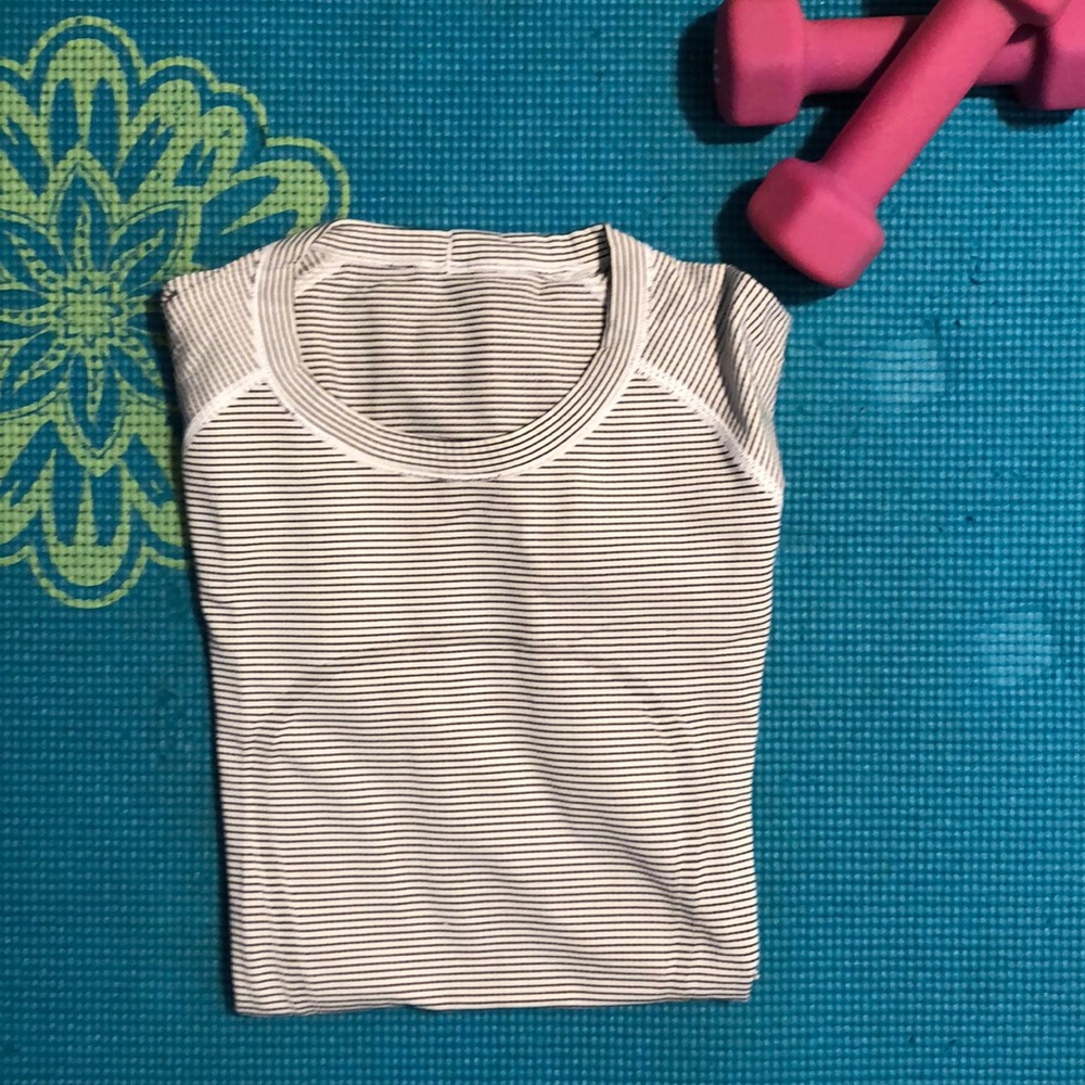 Lululemon swiftly tech shortsleeve
